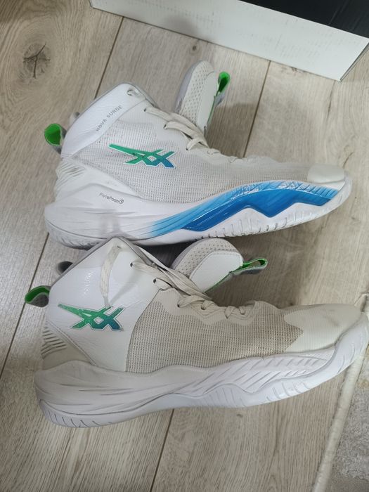 ASICS NOVA SURGE (асикс Нова сердж)