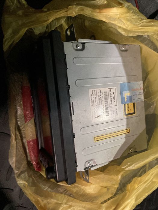 Продам Магнитафон от тойоты rav 4