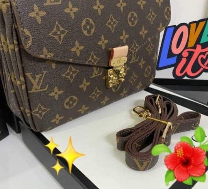 Geanta damă model Pochette Metis,curea detasabila, saculet, etichetă