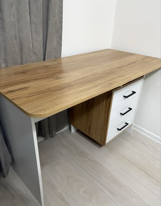 Стол из ИКЕЯ деревянный