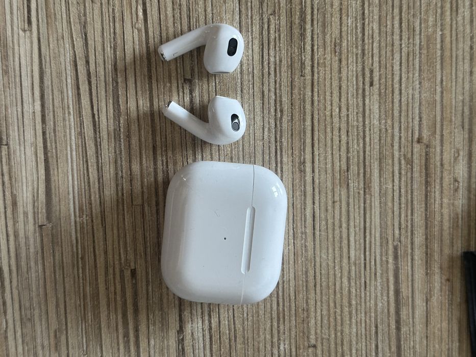 Продам AirPods 3
