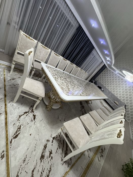 Стол сатылады. 4.0*4,5 метр