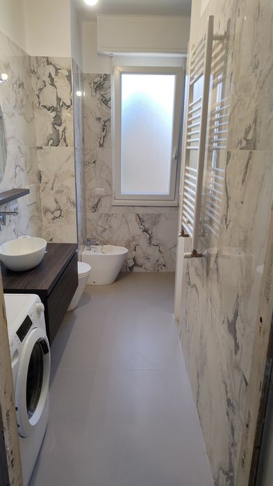 Amenajări interioare ,gresie ,fainata