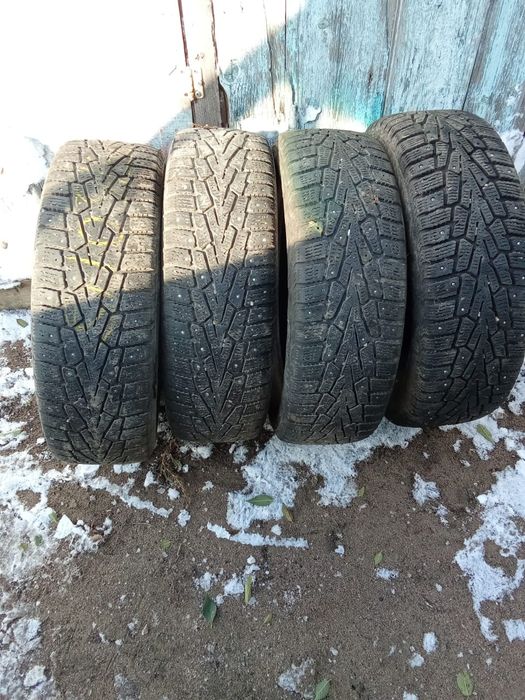 Продам комплект зимней резины