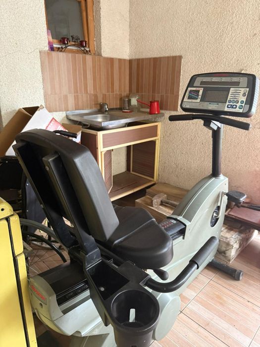 Banda de alergat si bicicleta fitnes