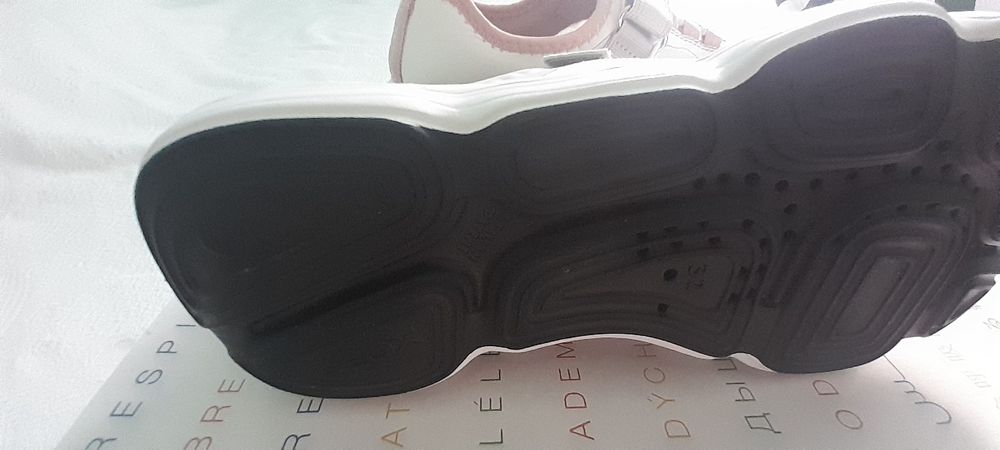 Geox/ Нови детски обувки за момиче.