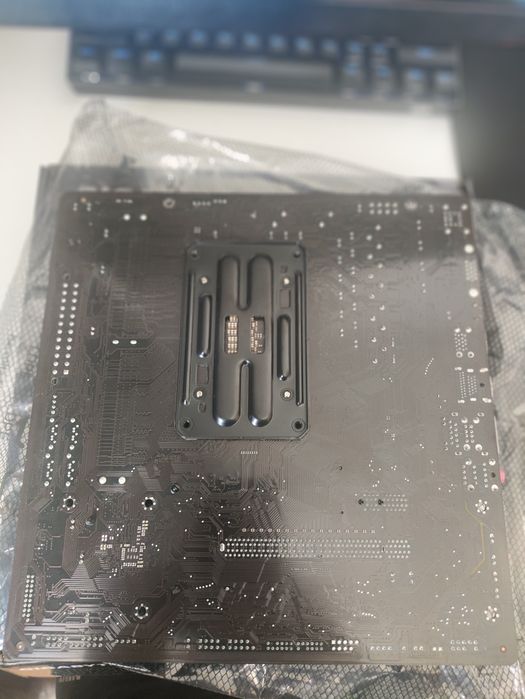 Продам материнскую плату GIGABYTE