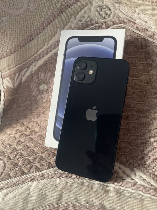 IPhone 12 64 гб в отличном состоянии продается
