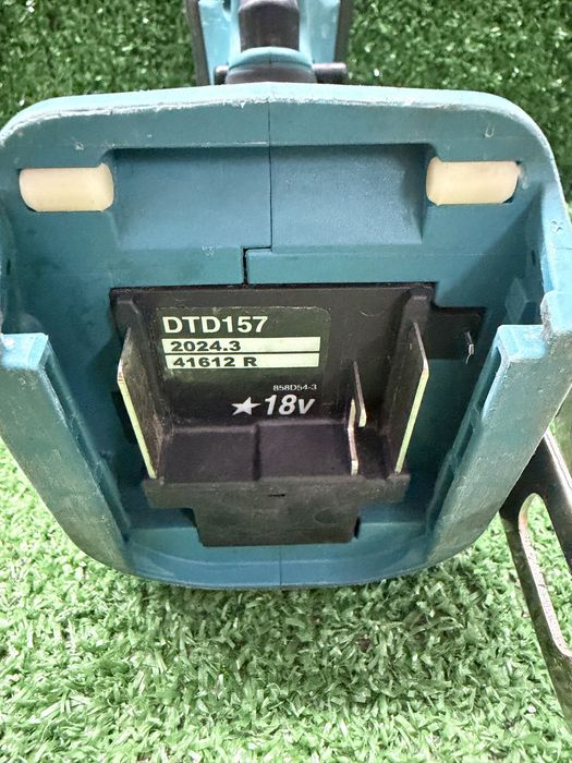 Безчетков импакт Makita DTD157