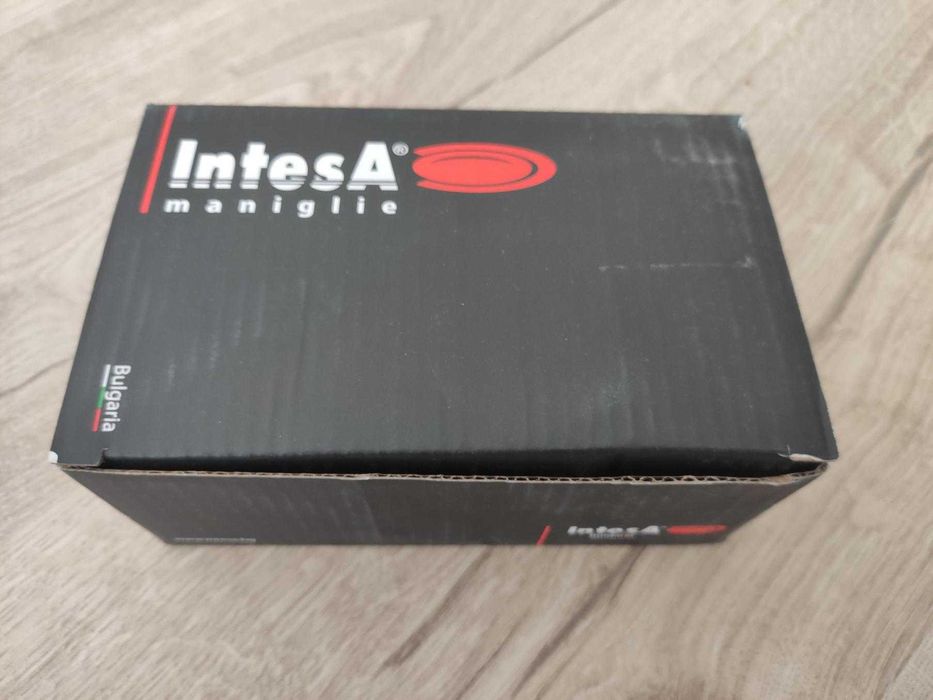 Дръжки за врати Intesa WC