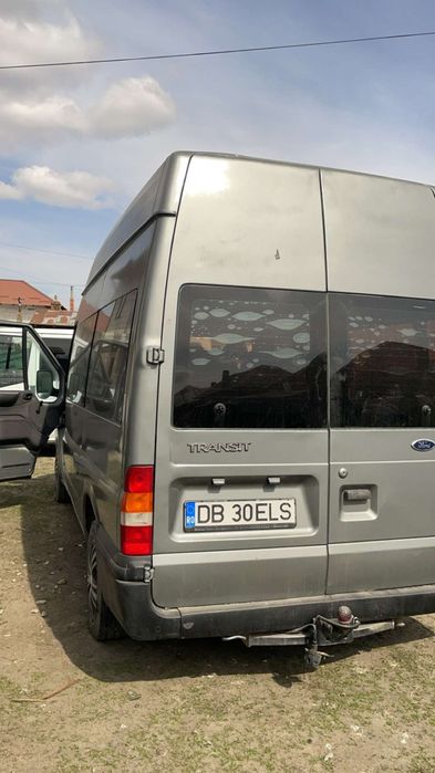Vând Ford transit 8+1 Mașina numai are asigurare și ITP
