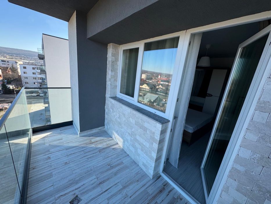 Inchiriez Apartament 3 camere | Bloc Nou |