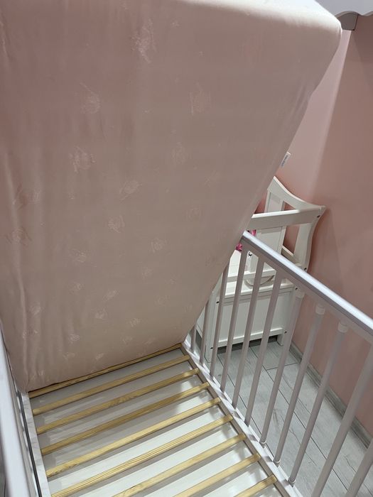 Кошара бяла с мече и матрак