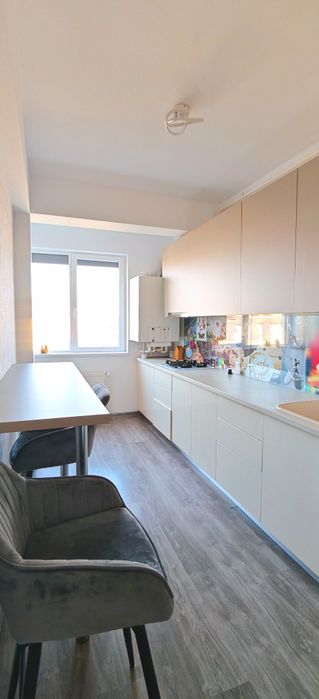 Te muti imediat! 3 camere, 2 bai, bucătărie închisă, Str Maica Tereza, direct proprietar