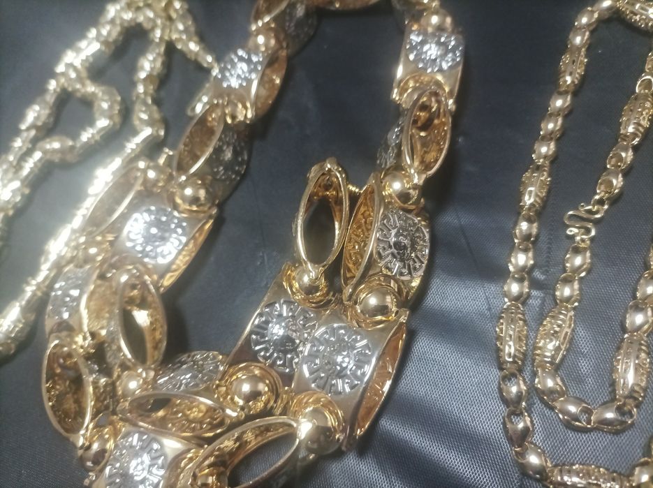 Синджири, гривни, пръстени, монети