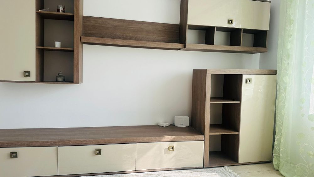 Inchiriez apartament