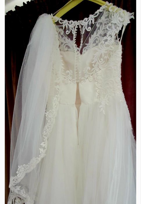 Vand rochie de mireasa