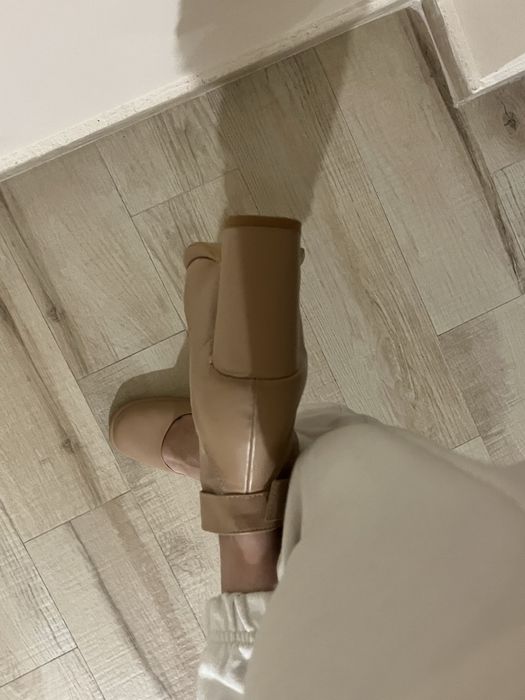 Дамски обувки на висок ток