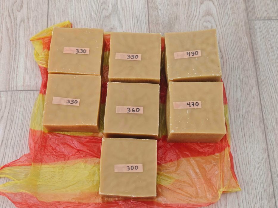 Натурален чист пчелен восък - тройно претопен (собствено производство)