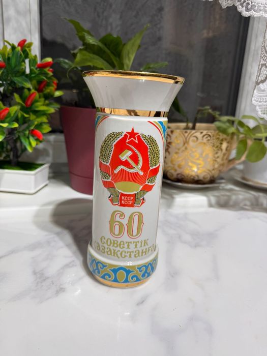 Продам фарфоровую посуду,в идеале.