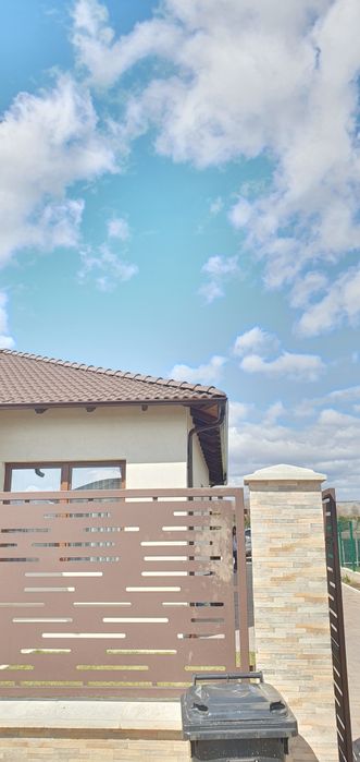 Jgheaburi si burlane dintr-o bucata fără îmbinări din aluminiu