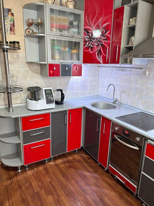 Продаю Кухонный гарнитур