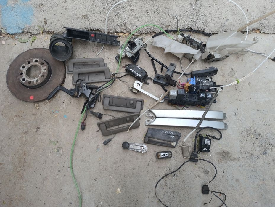 Запчасти на Ауди с4