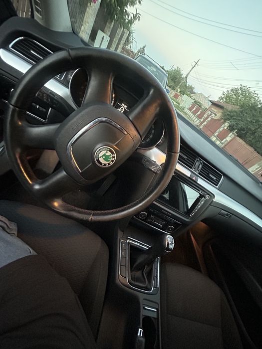 Vând Skoda Superb