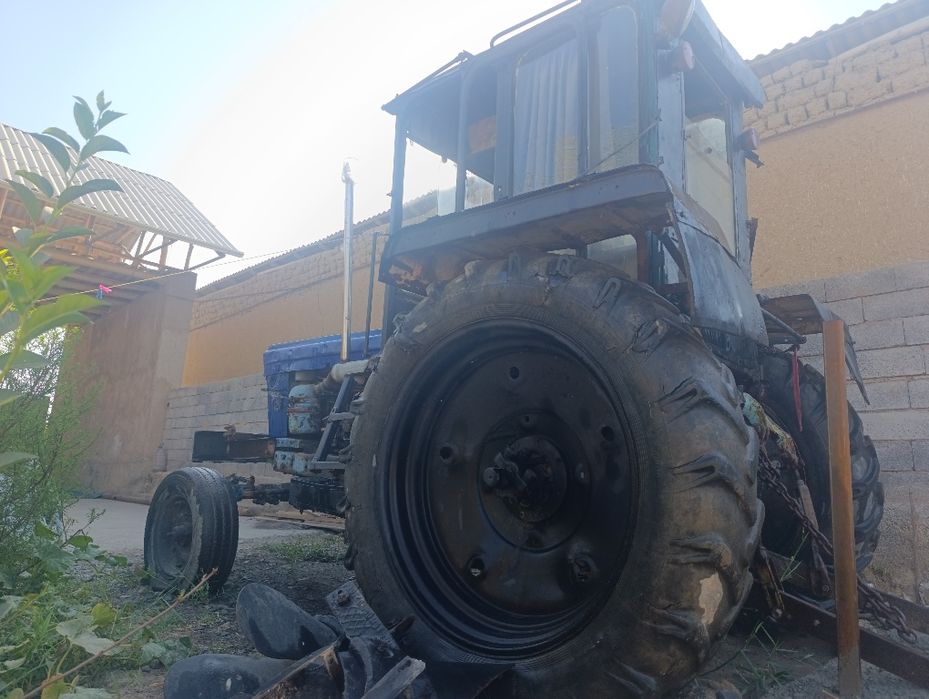 Traktor yahshi holatda