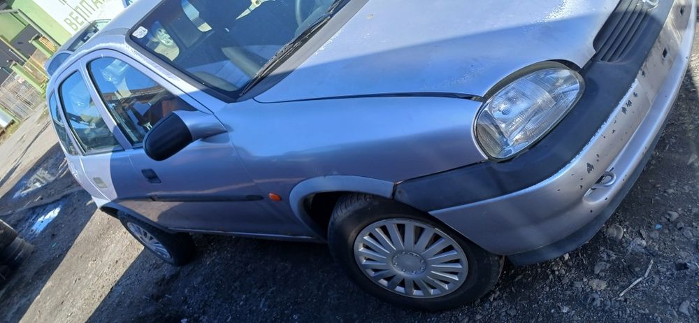 Opel corsa  1.0i  1996