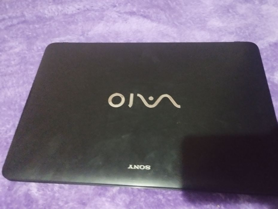 Ноутбук VAIO использовали очень мало, домашнего пользования