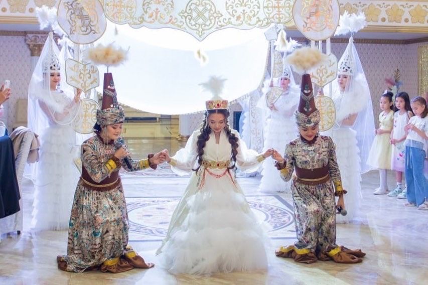 Платье на узату