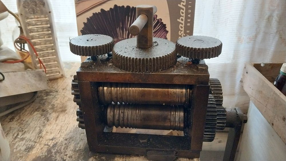 Валц ,муфелний печ ,бормашина ,пуфка, для ювелиров продаётся