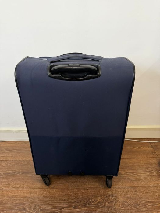 Продам чемодан Samsonite размер М в отличном состоянии.