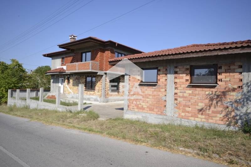 САМО В ЕРА ИМОТИ ХАСКОВО! Новопостроена къща в живописното село Татаре