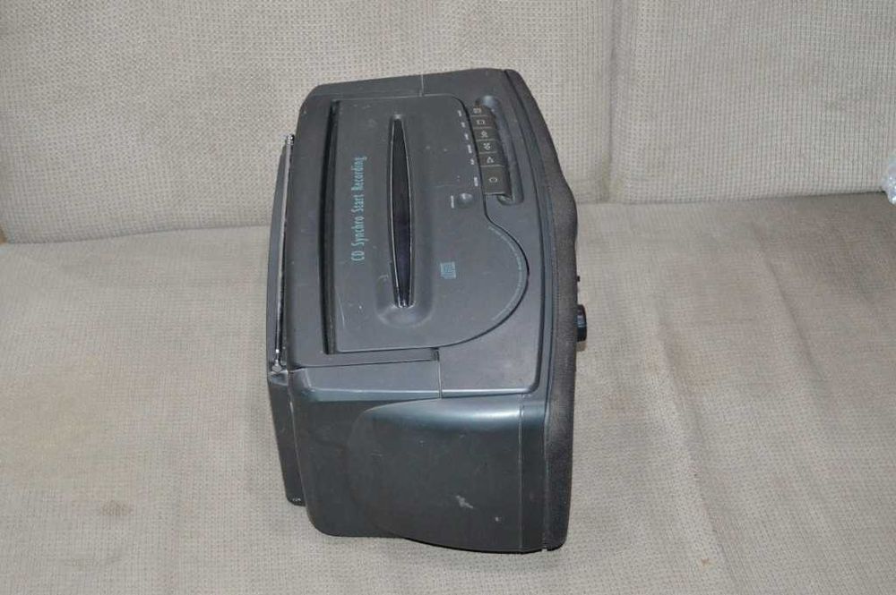 Radiocasetofon cu CD Philips AZ8040 - citeste