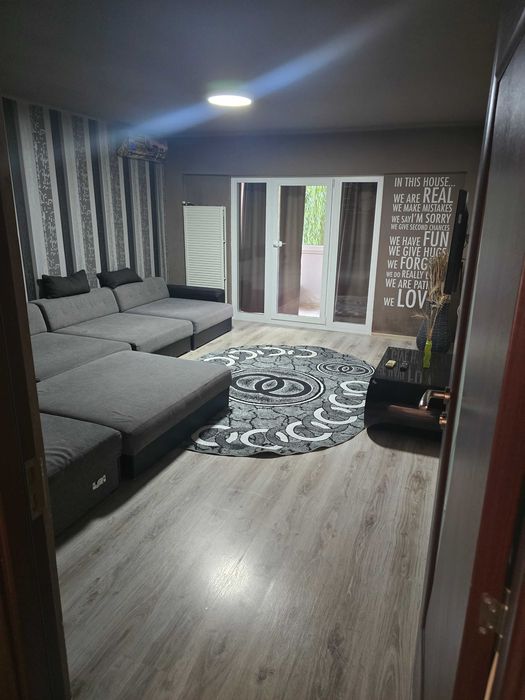 Apartament 2 camere Carpati II, et. 2