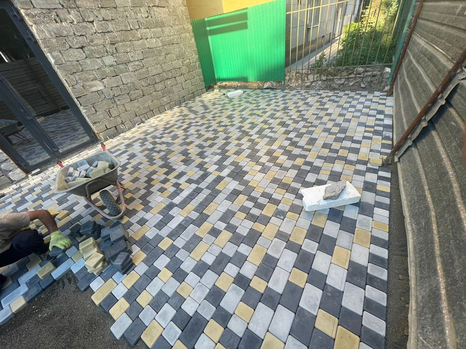 Брусчатка , Бордюр , водосток