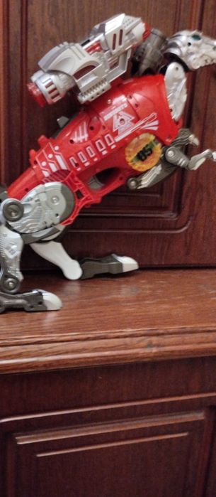 Бластер - трансформер Динобот.