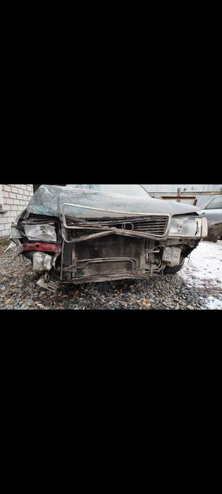 Продам Ауди 100 в аварийном состоянии