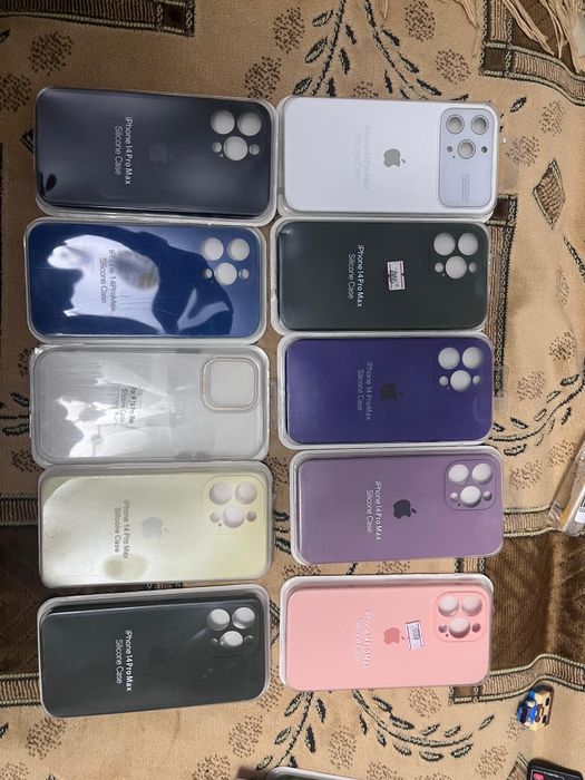 Чехлы на айфон 14