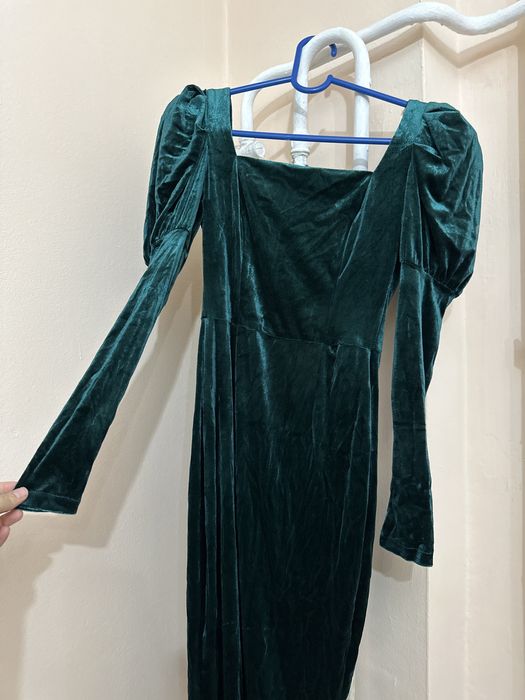 платье б/у по 5500 тг