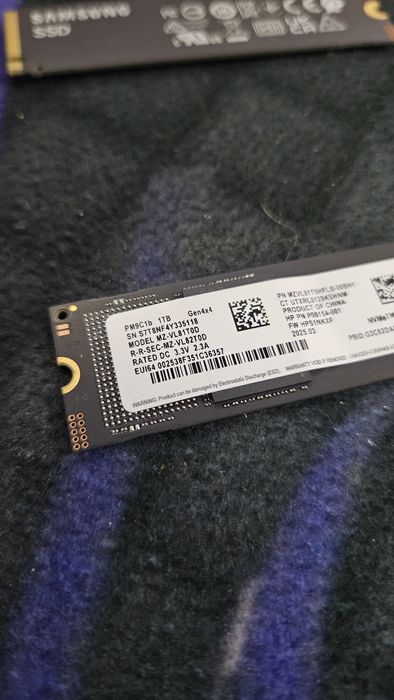 SSD Samsung 1 TB Noi Nefolositi.Preṭ fix!