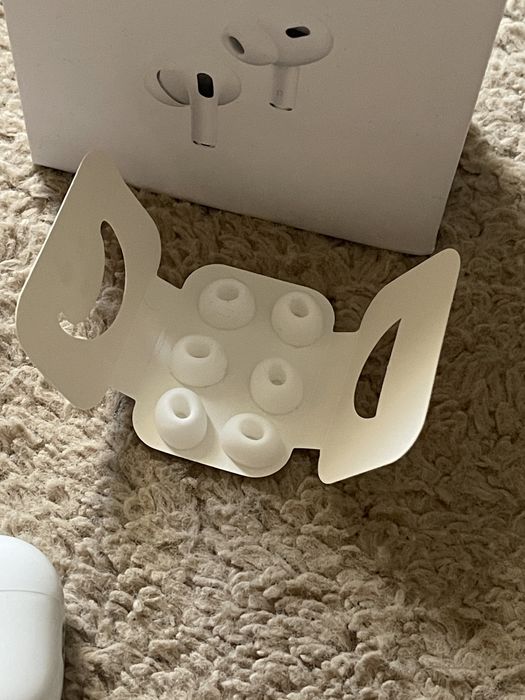 Apple AirPods Pro generatia a doua noi sigilate
