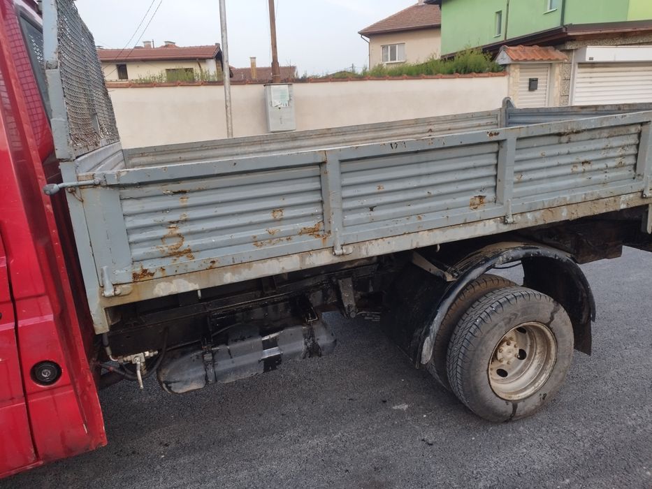 Продавам самосвал