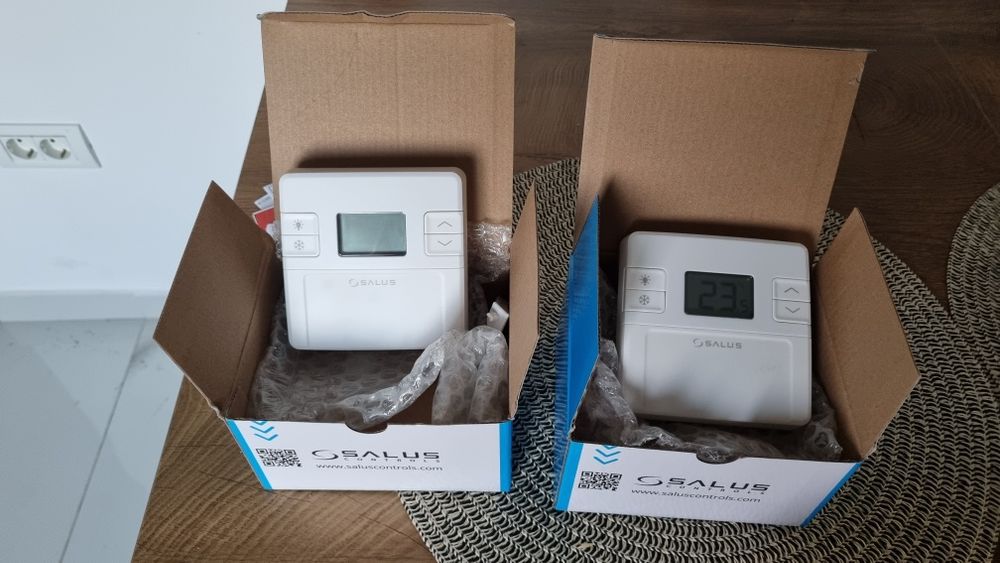 Vand 2 termostate SALUS RT310RF