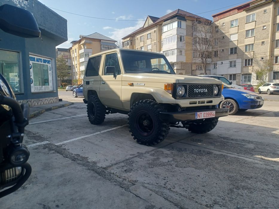 Toyota Land Cruiser BJ 70 rar efectuat