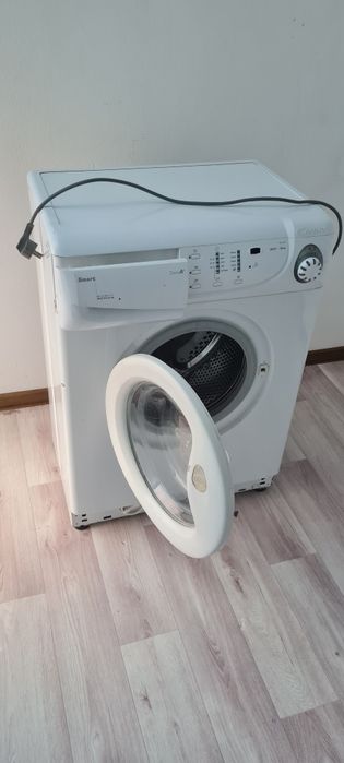 Продам стиральную машину "CANDY"