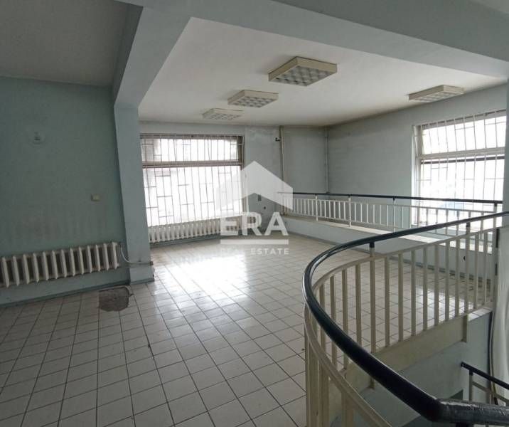 Дава се под наем Магазин в София, Орландовци - 598 кв.м за 3590.4 € - Снимка #1