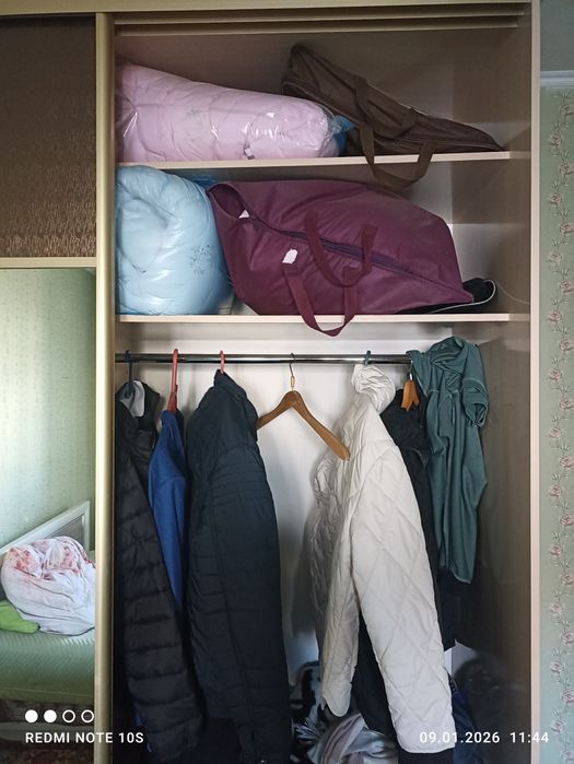 Продам большой шкаф